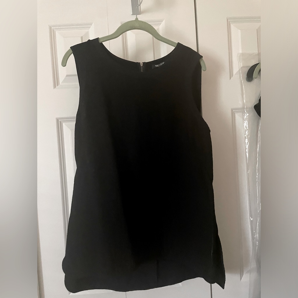Nic + Zoe Black Sleeveless Top